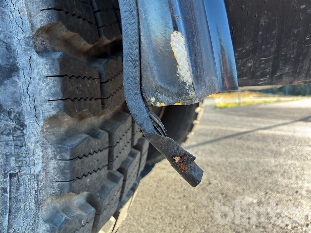 Radlader Swekip 2050 inklusive långgafflar och planeringsskopa