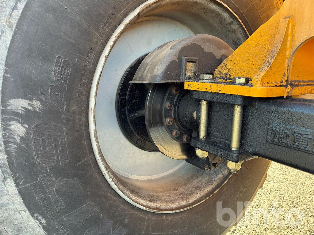 Radlader Swekip 2050 inklusive långgafflar och planeringsskopa