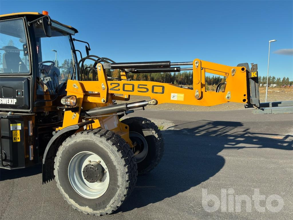 Radlader Swekip 2050 inklusive långgafflar och planeringsskopa