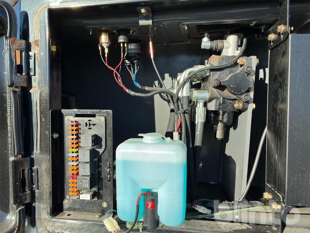 Radlader Swekip 2050 inklusive långgafflar och planeringsskopa