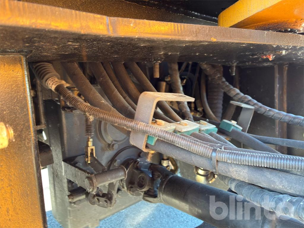 Radlader Swekip 2050 inklusive långgafflar och planeringsskopa