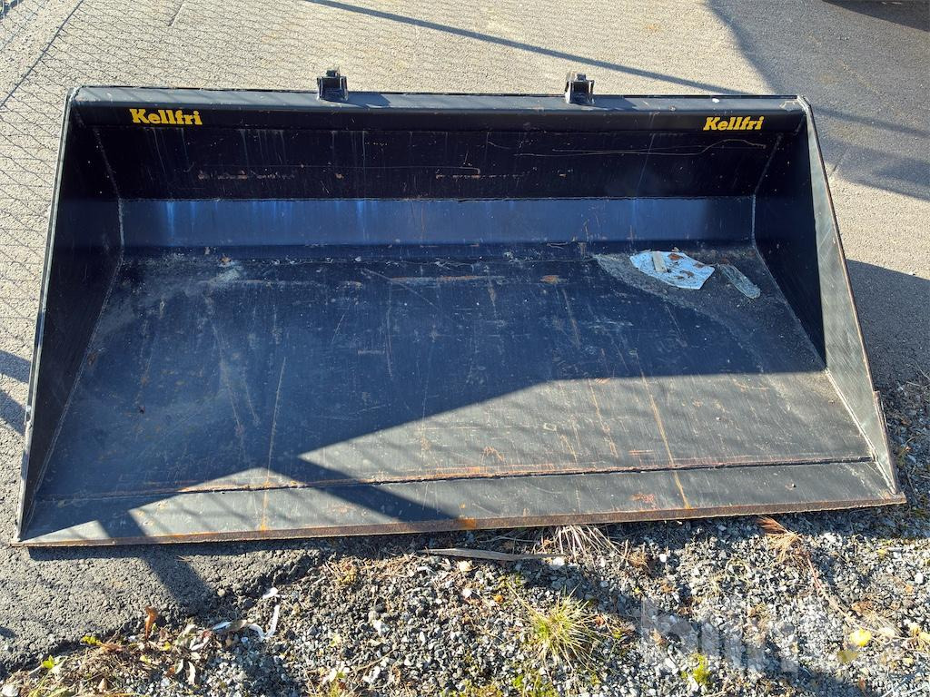 Radlader Swekip 2050 inklusive långgafflar och planeringsskopa