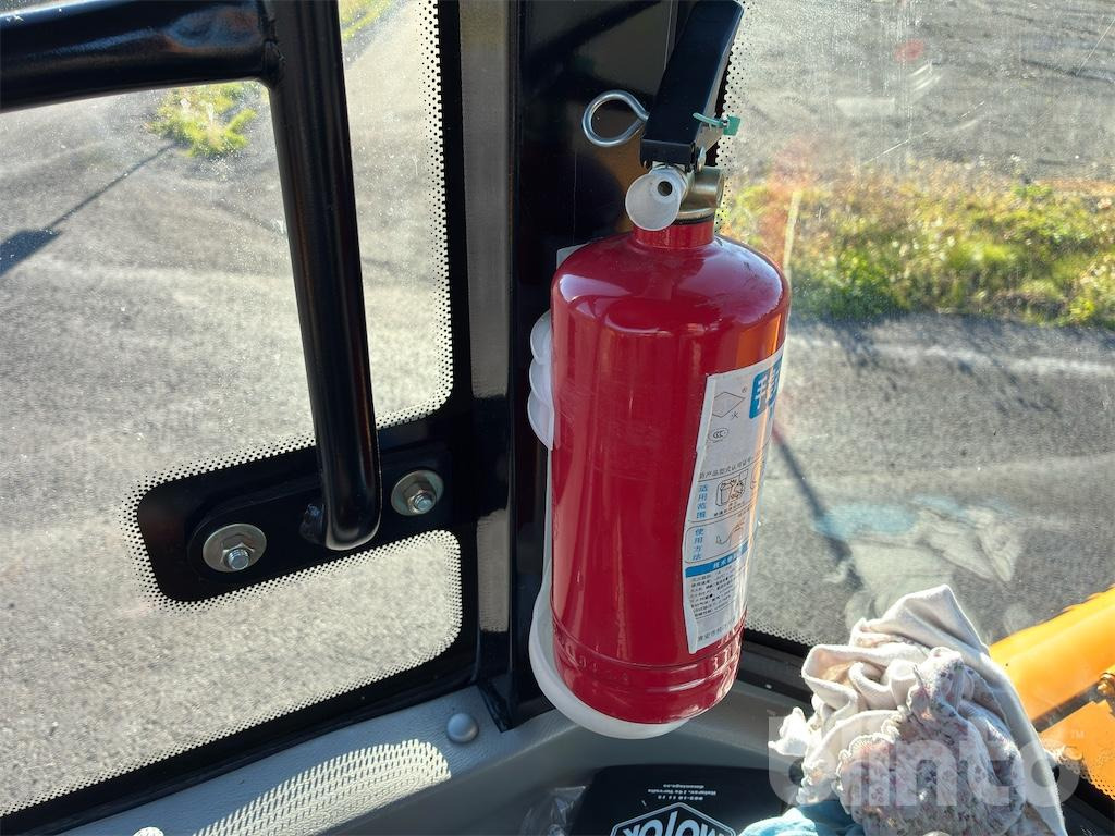 Radlader Swekip 2050 inklusive långgafflar och planeringsskopa