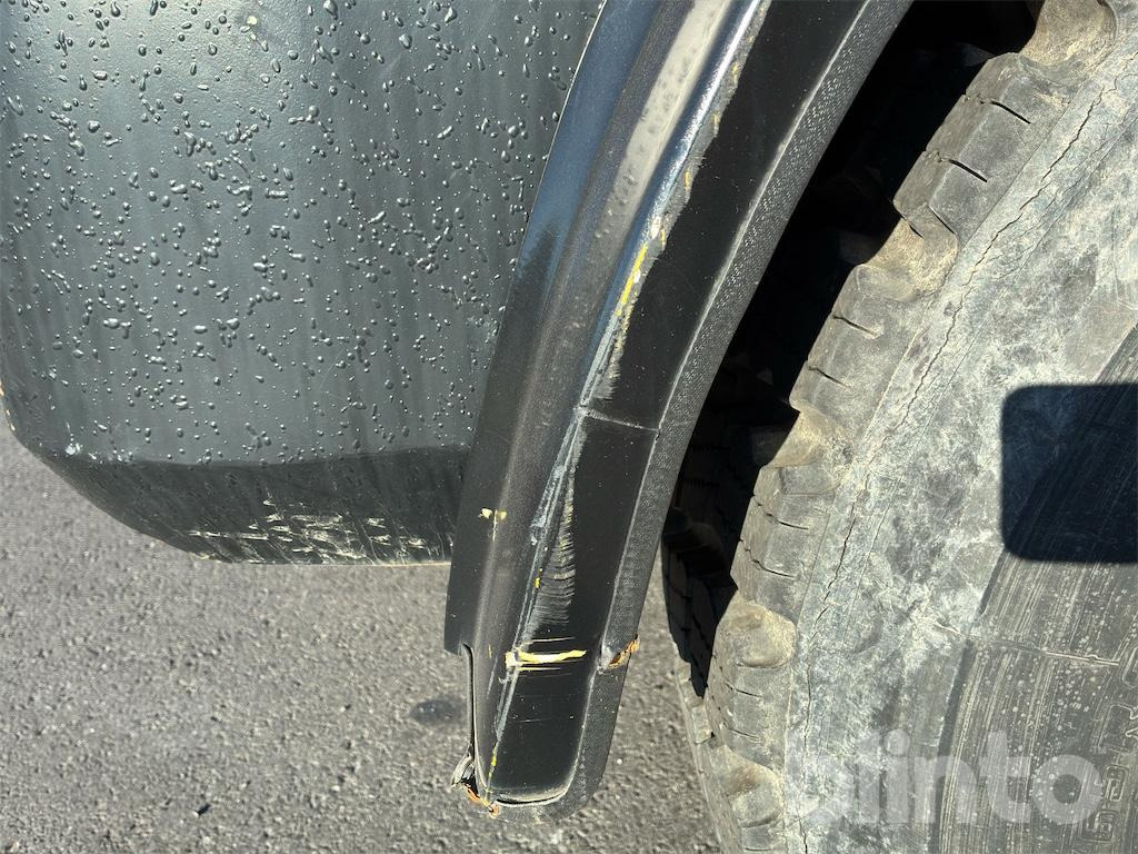 Radlader Swekip 2050 inklusive långgafflar och planeringsskopa