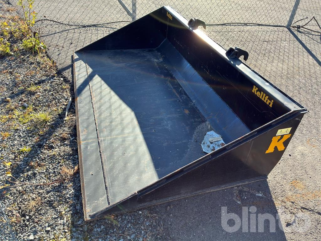 Radlader Swekip 2050 inklusive långgafflar och planeringsskopa