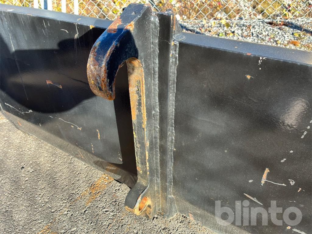 Radlader Swekip 2050 inklusive långgafflar och planeringsskopa