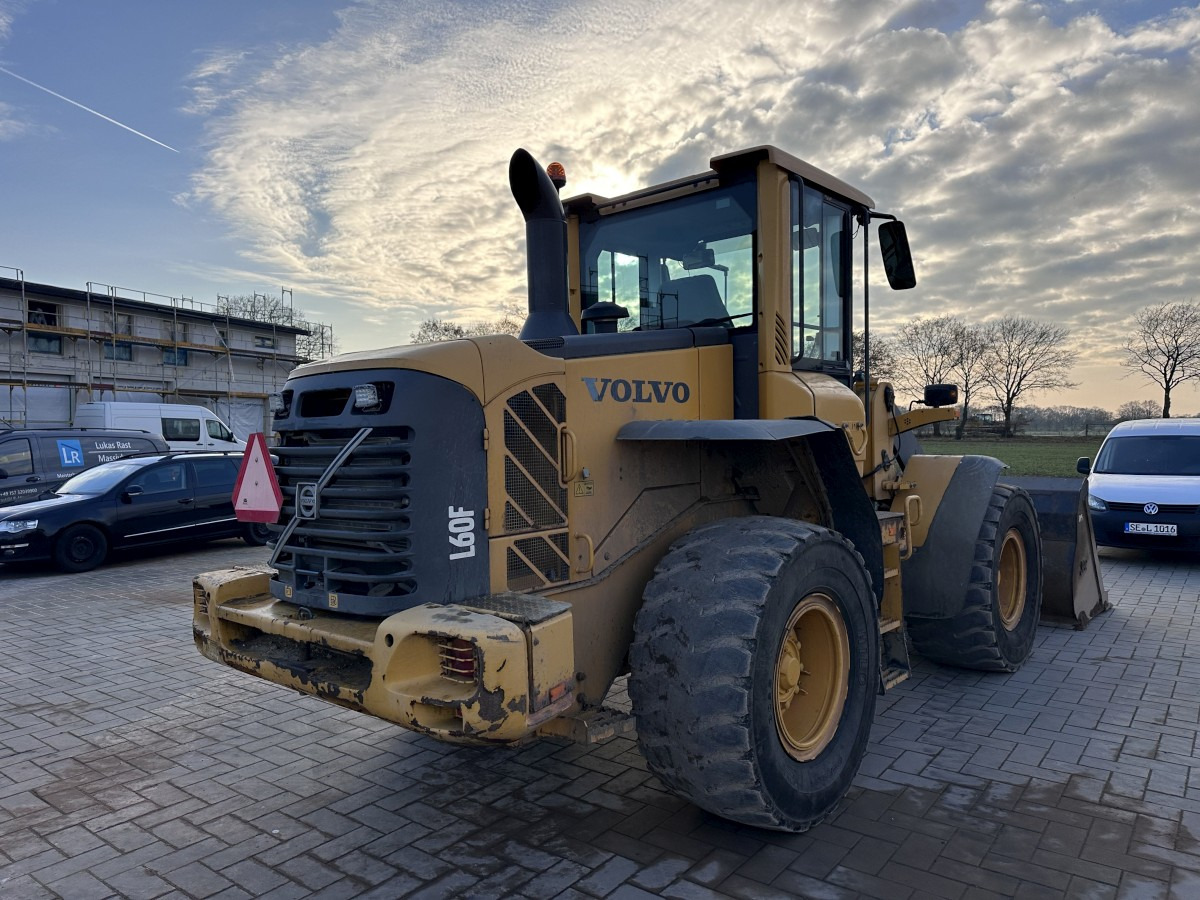 Radlader VOLVO L 60 F low Hours Klima Very good Condition
