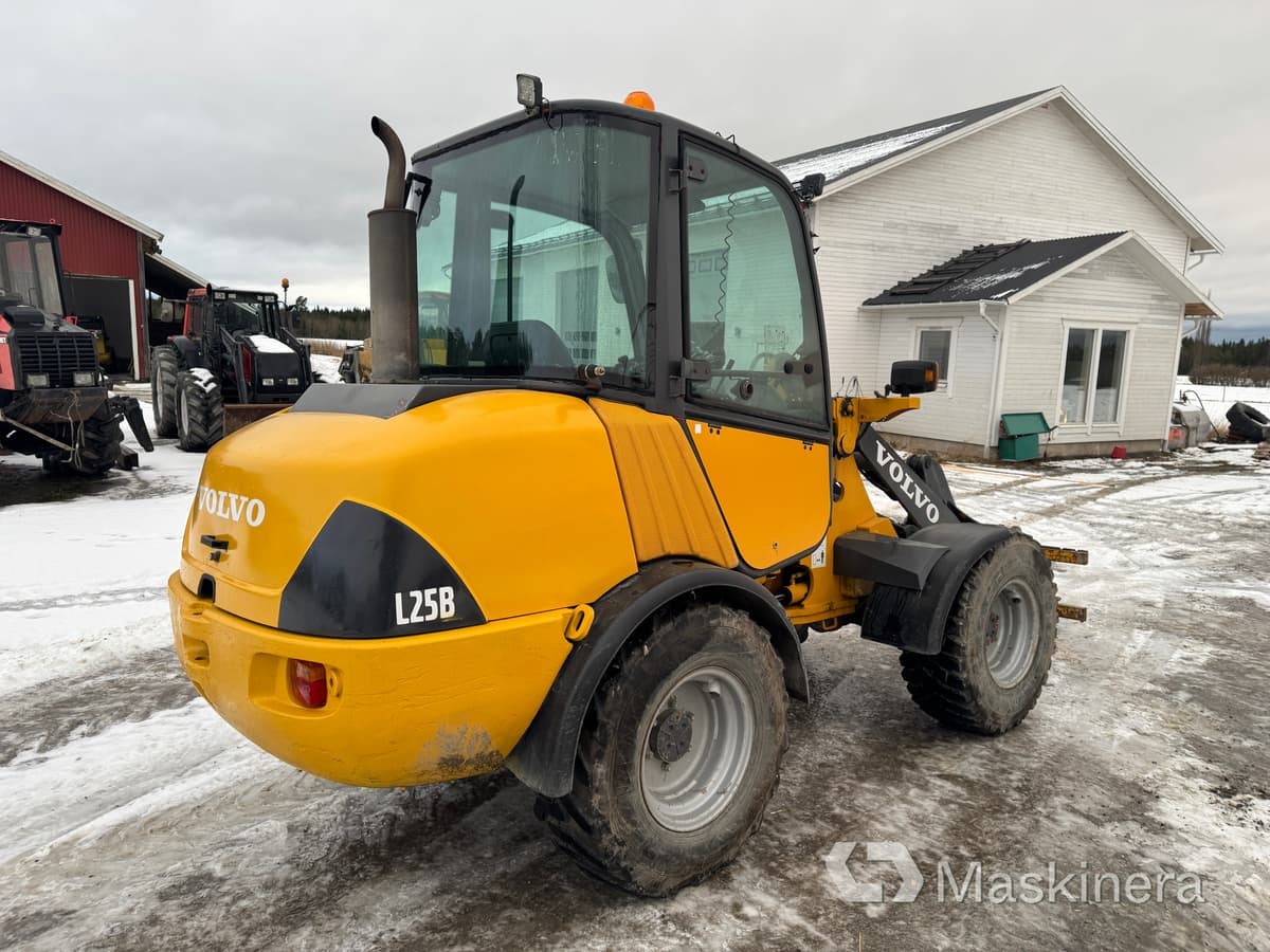 Radlader Volvo L25BV-P Hjullastare Volvo L25B med tillbehör
