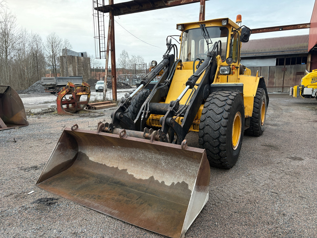 Radlader Volvo L90