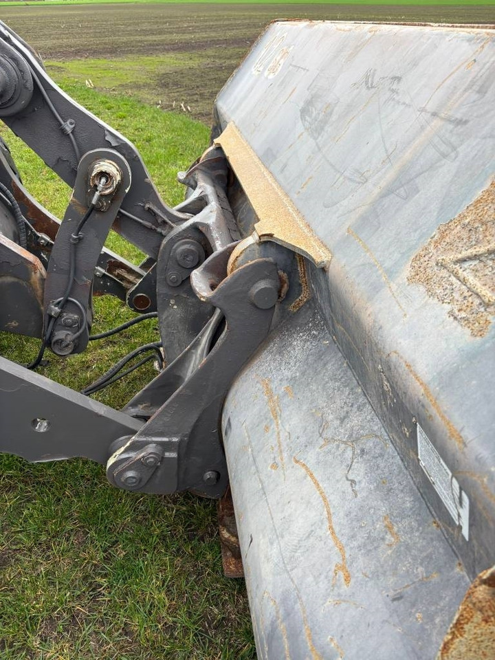 Radlader Volvo L 90 H (On Transport)