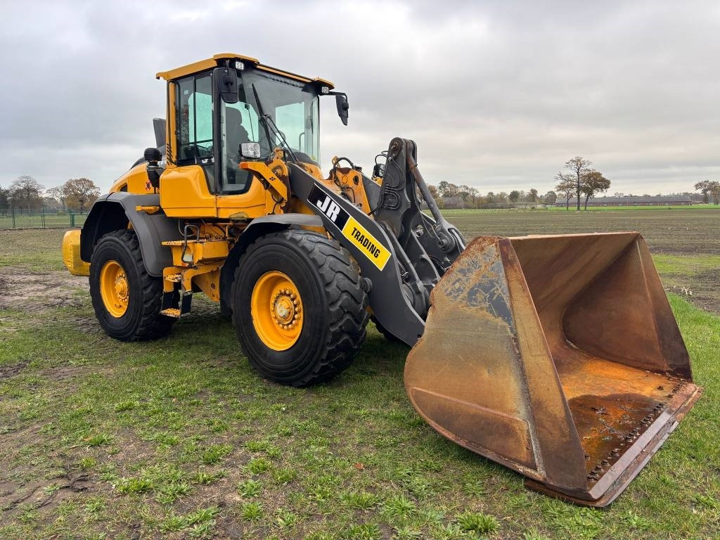 Radlader Volvo L 90 H (On Transport)