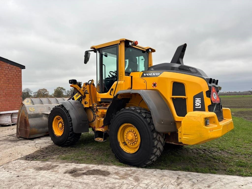 Radlader Volvo L 90 H (On Transport)