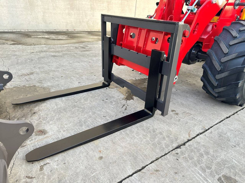 Radlader WOLF MINI 780H