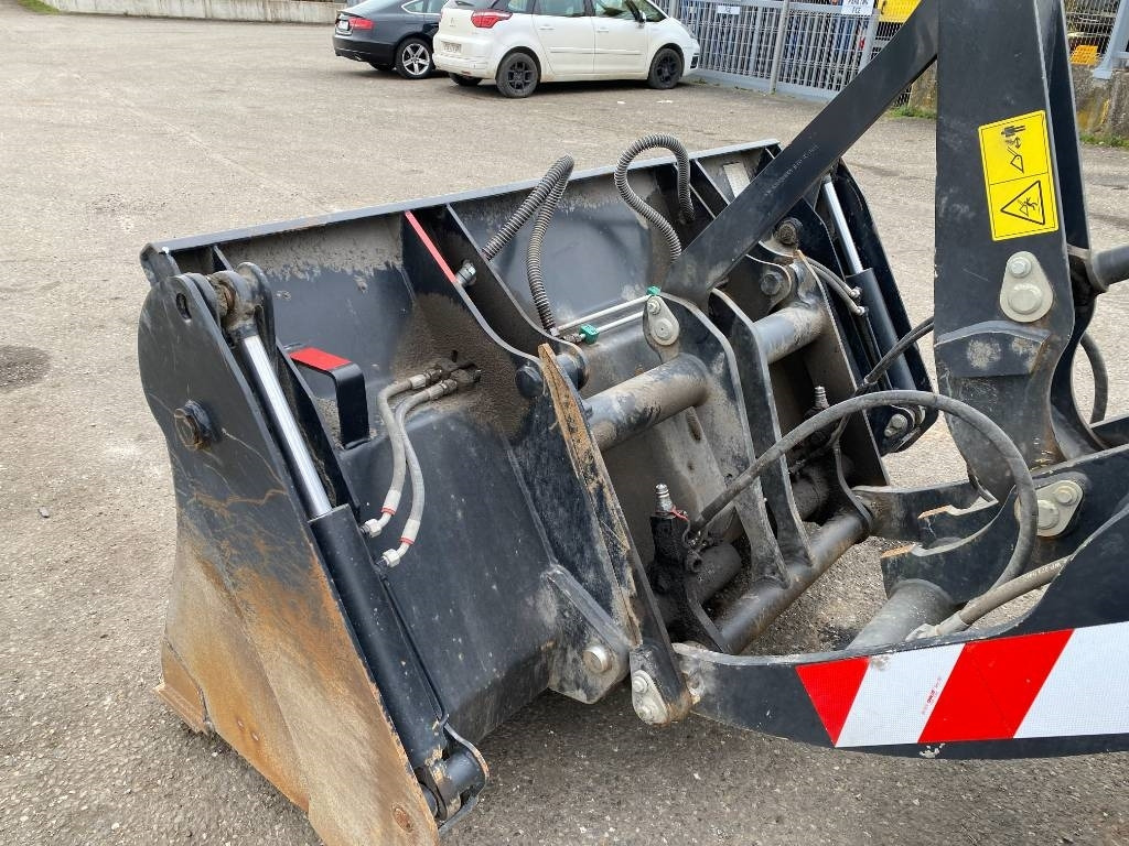 Radlader Yanmar V 100 / Certificat CE endommagée