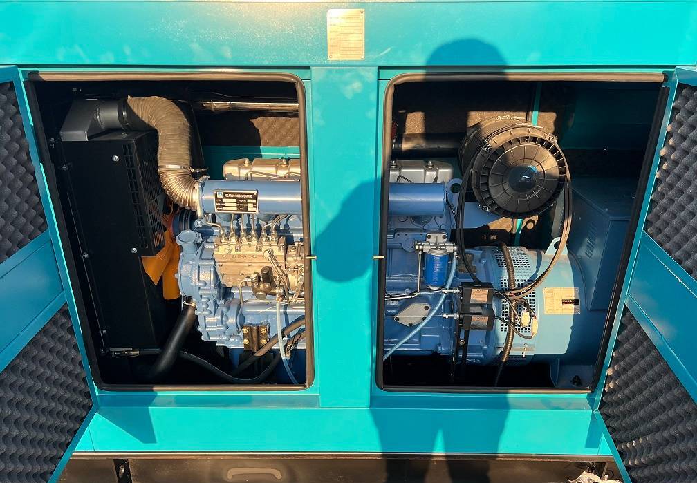 Stromgenerator Ricardo 150KVA (120KW) SILENT GENERATOR 3 PHASE 50HZ 400V: das Bild 7