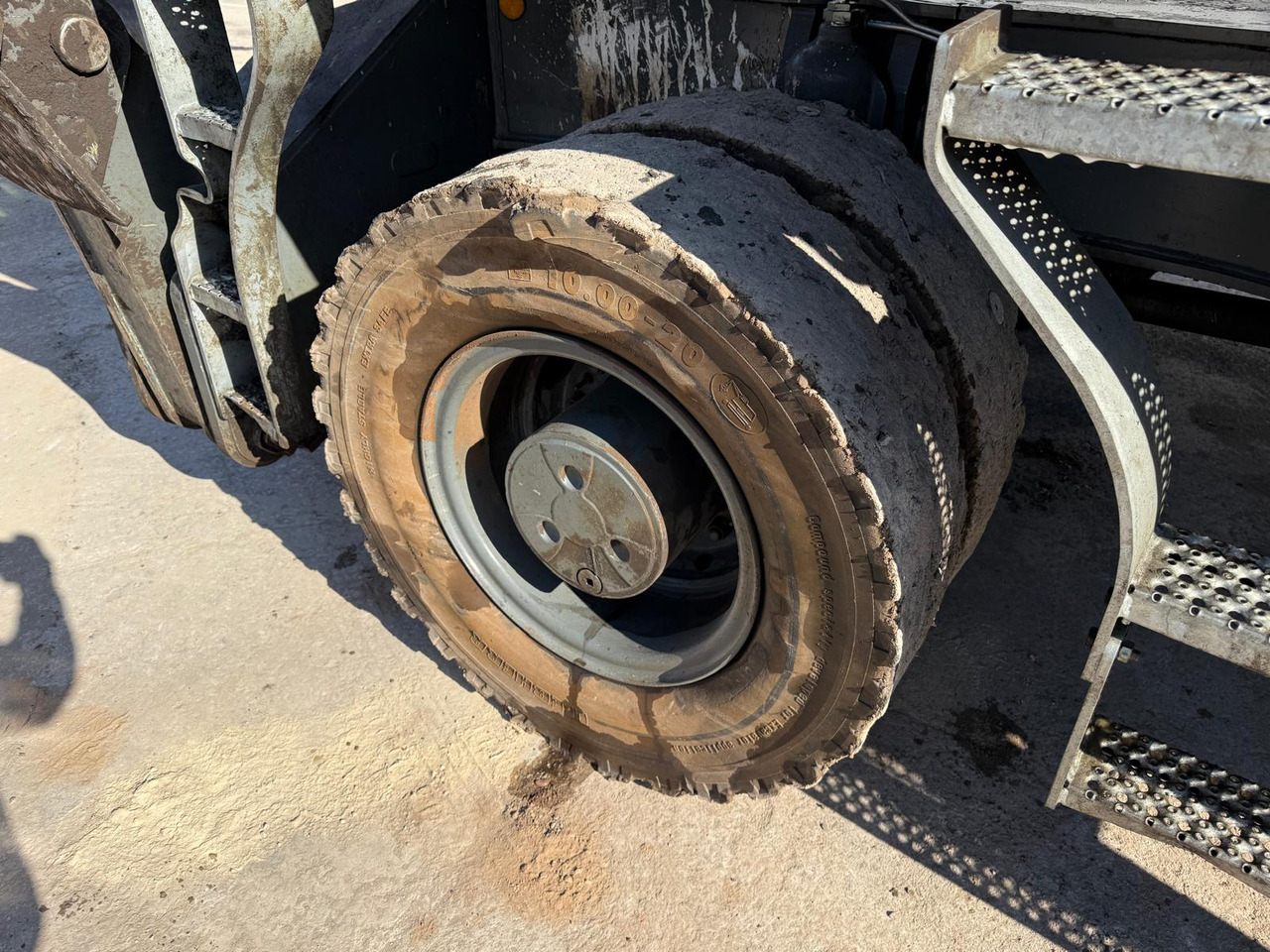 Umschlagbagger LIEBHERR LH30M