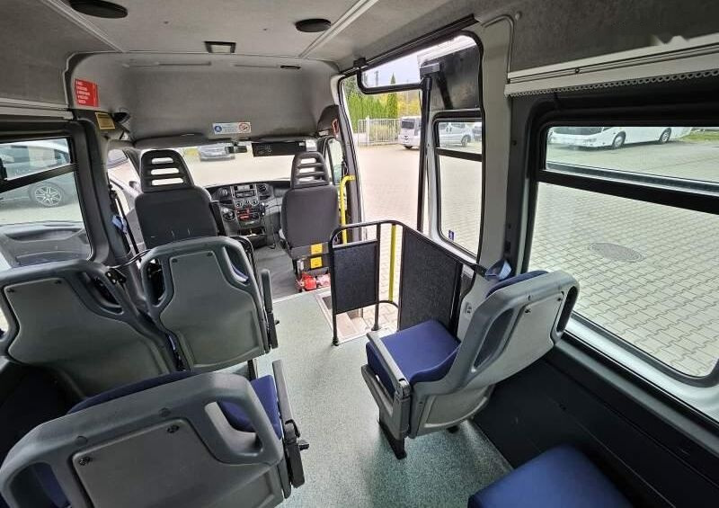 Kleinbus, Personentransporter IVECO A50C17: das Bild 24