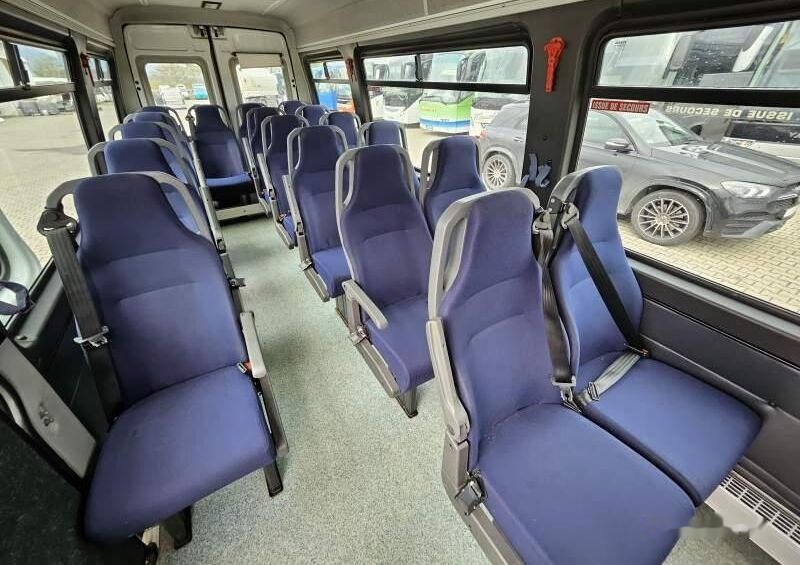 Kleinbus, Personentransporter IVECO A50C17: das Bild 23