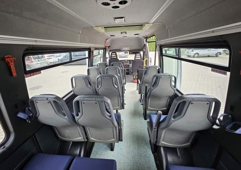 Kleinbus, Personentransporter IVECO A50C17: das Bild 26