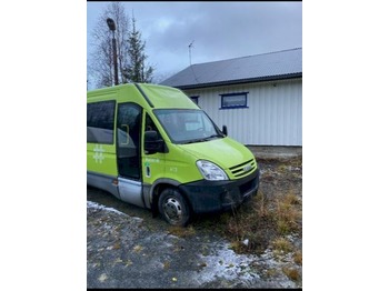 Kleinbus, Personentransporter Iveco 50C18: das Bild 1