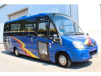 Kleinbus, Personentransporter Iveco 70C17 Rosero-P  Heckniederflur: das Bild 1