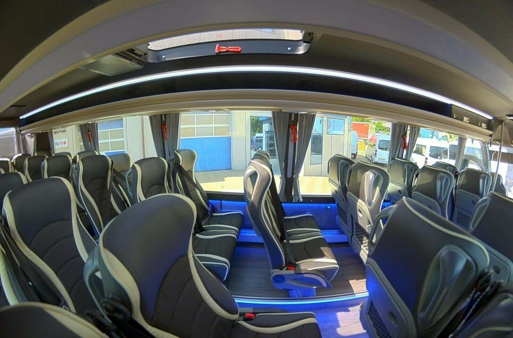 Reisebus Iveco 70C  35+1+1 /  G&G VIP: das Bild 12