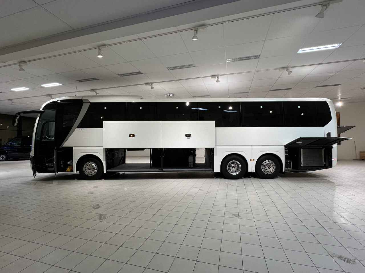Reisebus MAN Lions Coach R09 Euro 6E (Dark Edition): das Bild 34