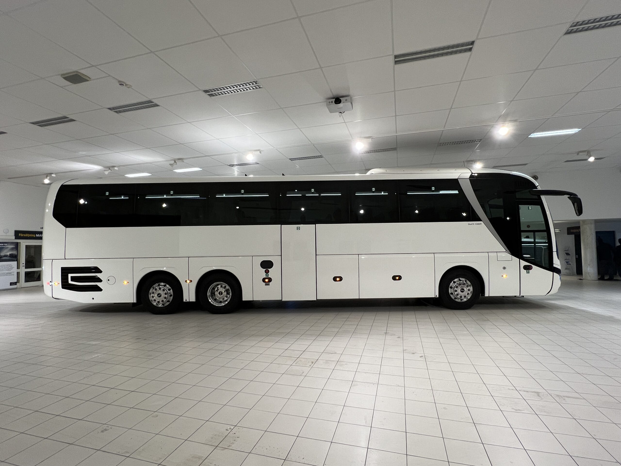 Reisebus MAN Lions Coach R09 Euro 6E (Dark Edition): das Bild 7