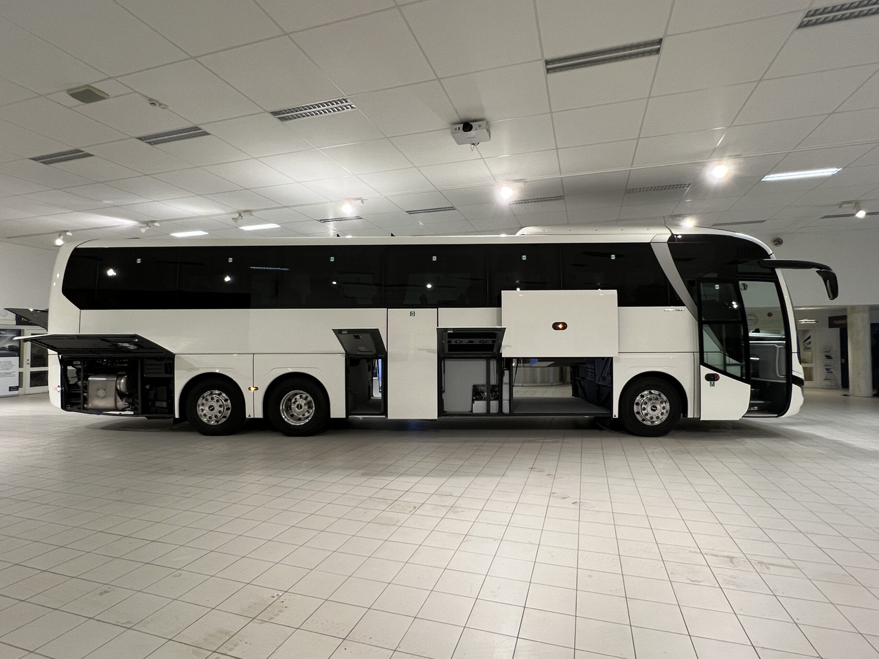 Reisebus MAN Lions Coach R09 Euro 6E (Dark Edition): das Bild 43