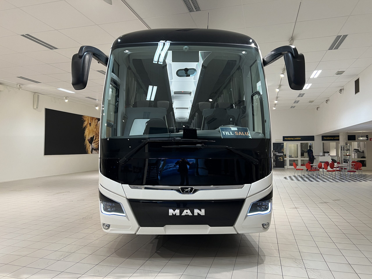 Reisebus MAN Lions Coach R09 Euro 6E (Dark Edition): das Bild 9