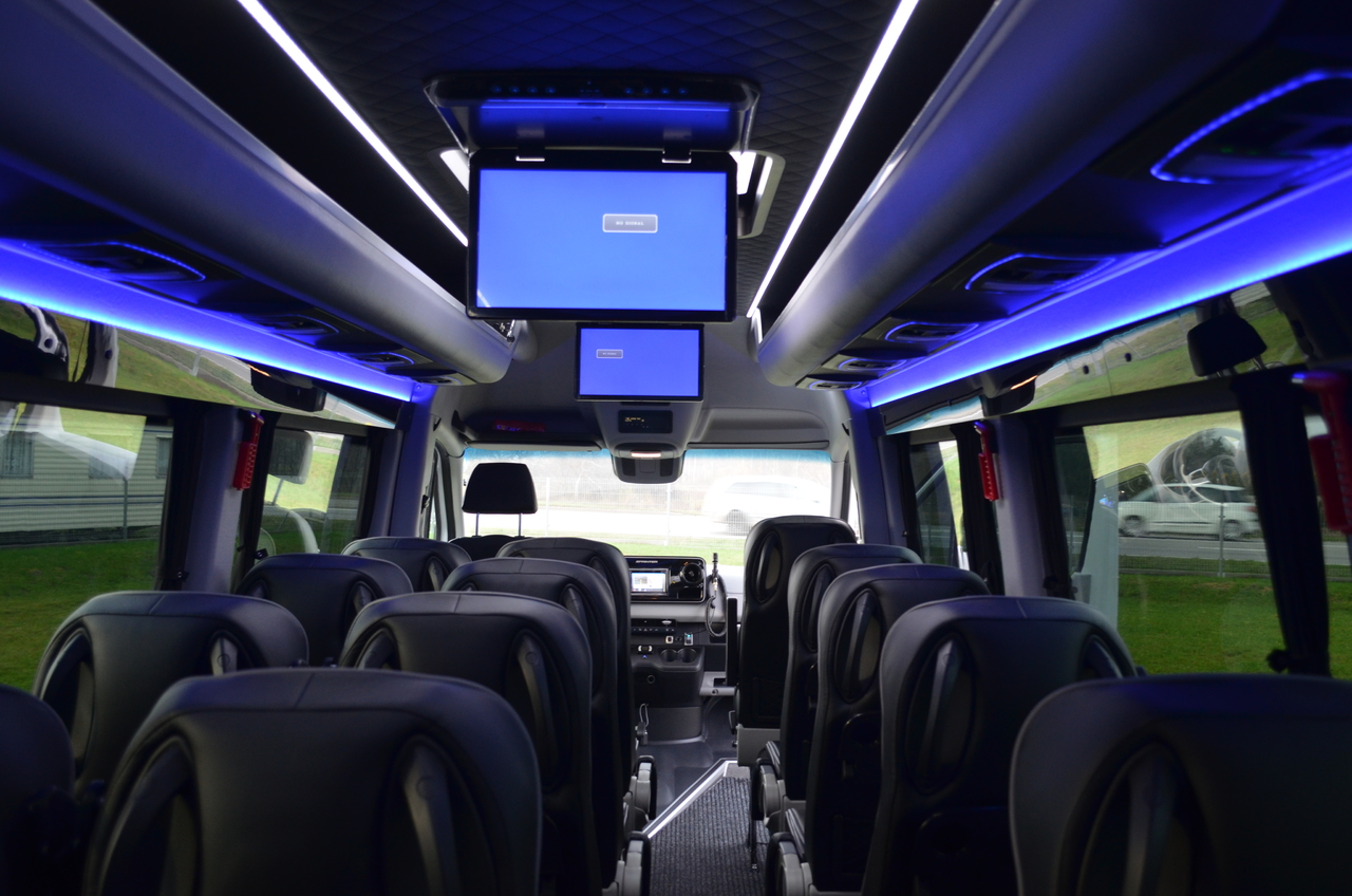 Kleinbus, Personentransporter MERCEDES-BENZ 519 4x4 high and low drive: das Bild 12