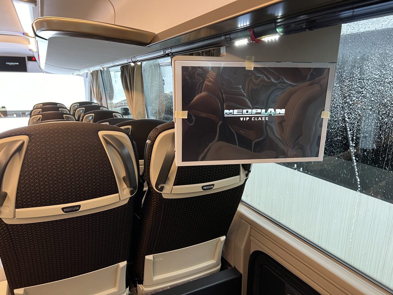 Reisebus Neoplan Cityliner P15 Euro 6E V.I.P Exclusive Class (svart / brons färgad skinnklädsel): das Bild 22