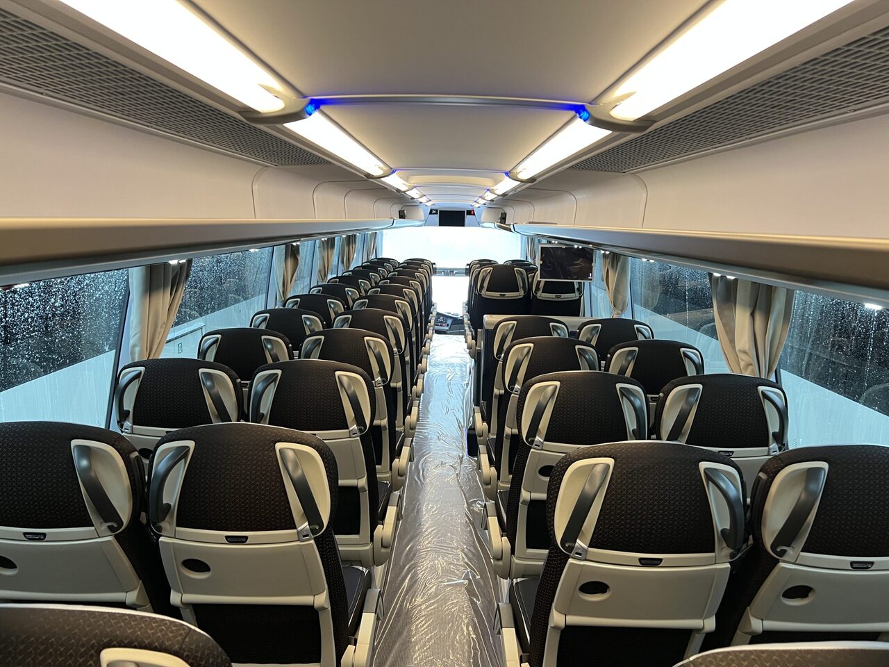 Reisebus Neoplan Cityliner P15 Euro 6E V.I.P Exclusive Class (svart / brons färgad skinnklädsel): das Bild 29