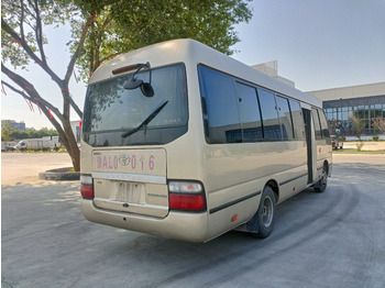 Kleinbus, Personentransporter TOYOTA Coaster: das Bild 4