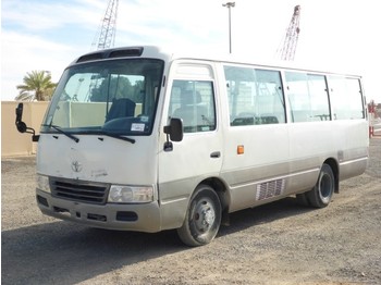 Kleinbus, Personentransporter Toyota COASTER: das Bild 1