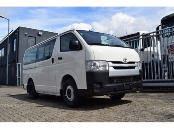 Kleinbus, Personentransporter Toyota HiAce LOW ROOF: das Bild 1