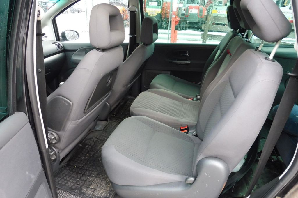 Kleinbus, Personentransporter Volkswagen Sharan Comfortline Family-7 Sitze: das Bild 9