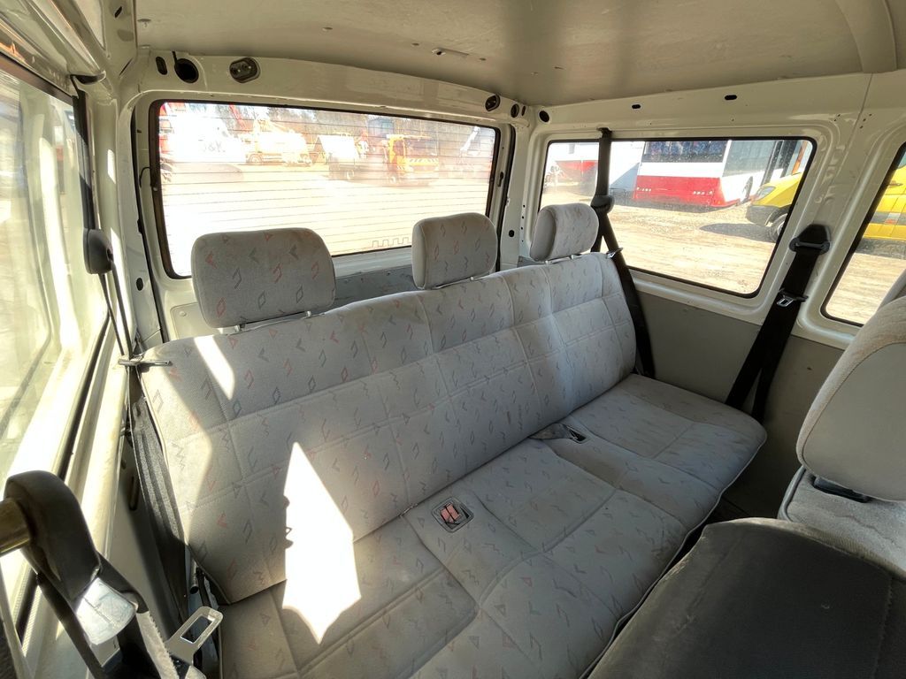 Kleinbus, Personentransporter Volkswagen T4 Transporter Economy Kombi 9-Sitzer: das Bild 10