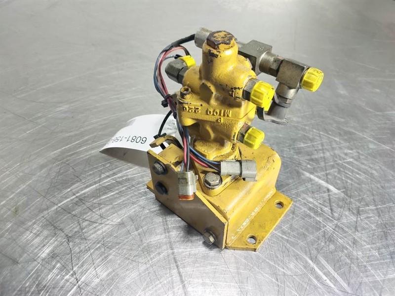 Hydraulik für Baumaschine Cat 924 G - Power brake valve/Remventiel: das Bild 3