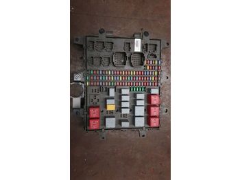 Sicherung für LKW RENAULT /Central fuse box 7421464562 7421169993 7421079590: das Bild 1