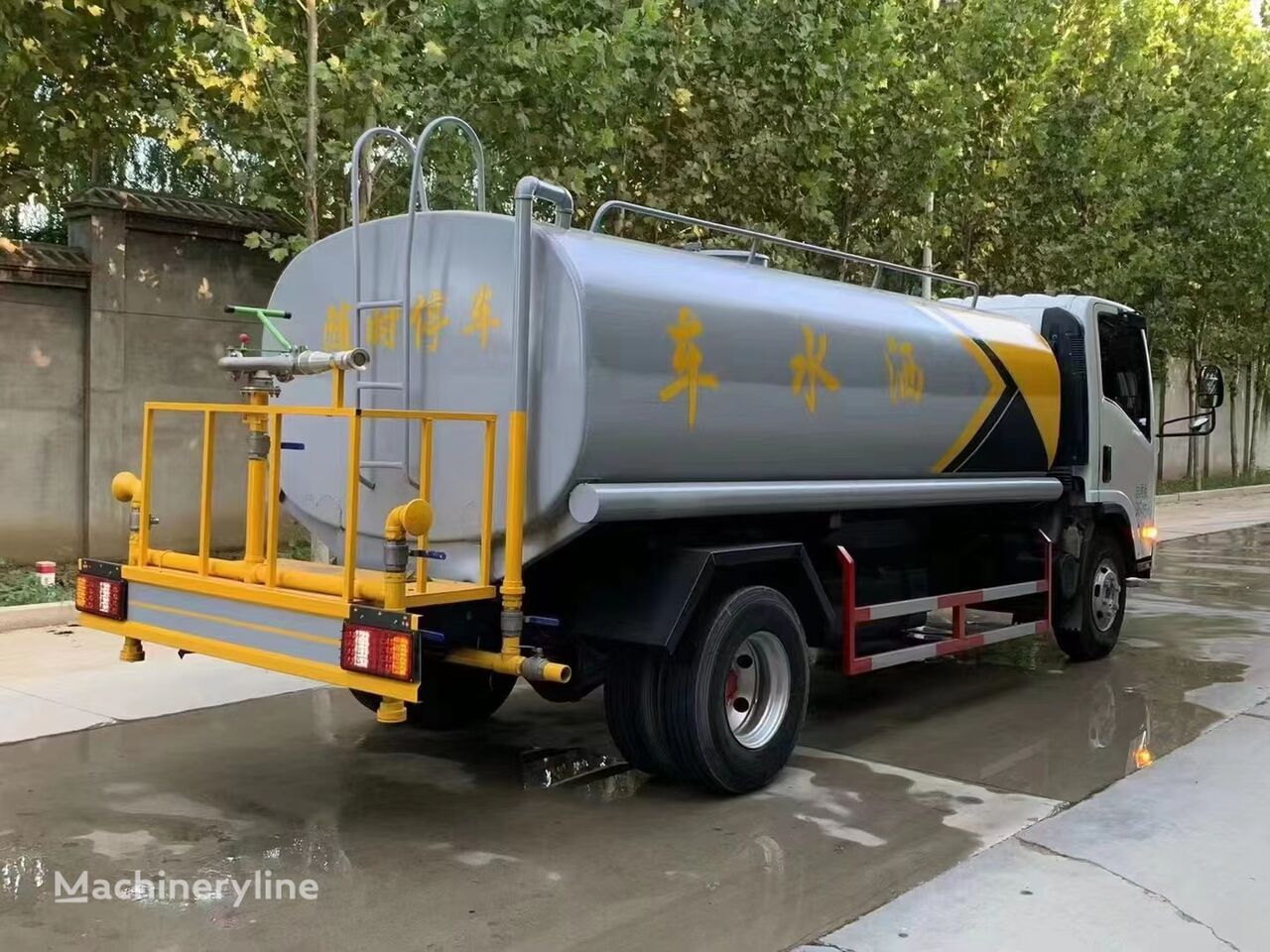 Kommunal-/ Sonderfahrzeug, Tankwagen ISUZU 700P water tank truck 10 tons: das Bild 4