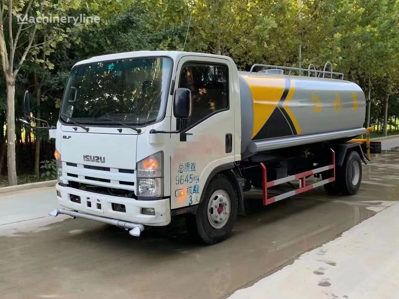 Kommunal-/ Sonderfahrzeug, Tankwagen ISUZU 700P water tank truck 10 tons: das Bild 3
