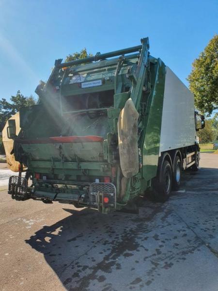 Müllwagen Iveco 260S 42 WAAGE 5 m³ Zöller Medium XXL 24 Umleerer: das Bild 7