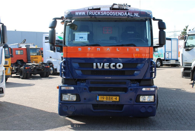 Müllwagen Iveco Stralis 270 CNG + GARBAGE + EURO 5 + 6X2 + RETARDER: das Bild 3