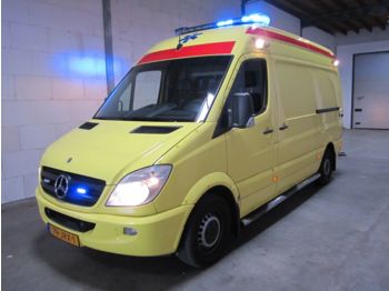 Krankenwagen Mercedes-Benz 318CDI 79-JRX-1 Ambulance RTW KTW: das Bild 1