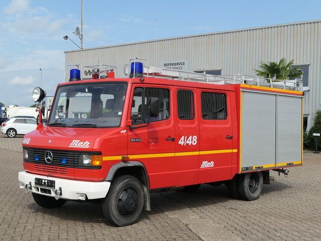 Feuerwehrfahrzeug Mercedes-Benz 814 D/Feuerwehr/Metz/Wassertank/Pumpe: das Bild 4