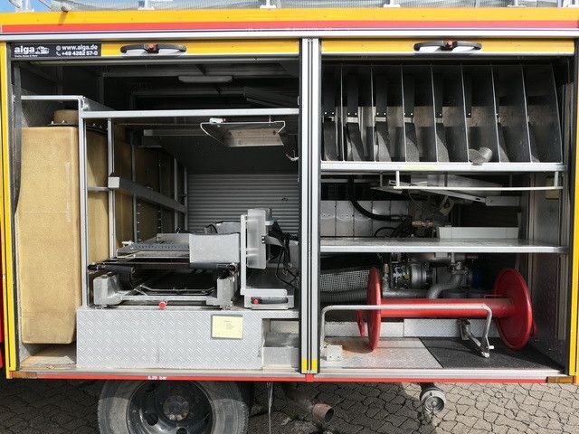 Feuerwehrfahrzeug Mercedes-Benz 814 D/Feuerwehr/Metz/Wassertank/Pumpe: das Bild 6