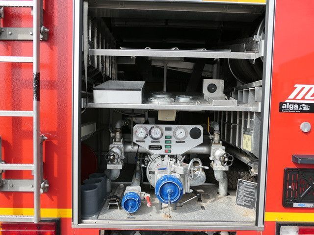 Feuerwehrfahrzeug Mercedes-Benz 814 D/Feuerwehr/Metz/Wassertank/Pumpe: das Bild 9
