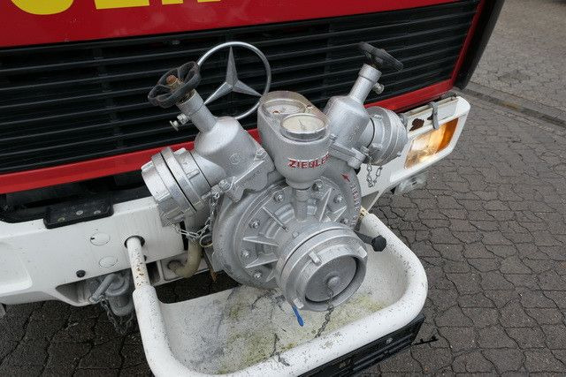 Feuerwehrfahrzeug Mercedes-Benz 814 F 4x2, Pumpe, DOKA, Feuerwehr, 26tkm: das Bild 10