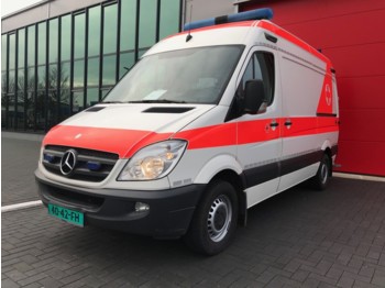 Krankenwagen Mercedes-Benz Sprinter Ambulance - 2010: das Bild 1